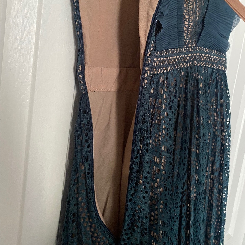 WEDDING GUEST GREEN AND TAN PLEATED DRESS SIZE 2 - Picture 6 of 7